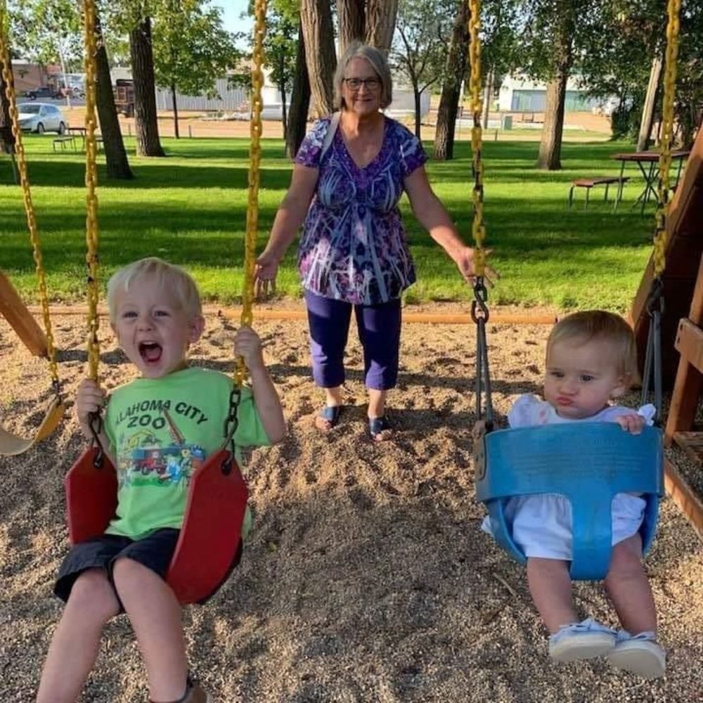 Meet your Posher, Elaine